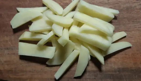нарязани картофи